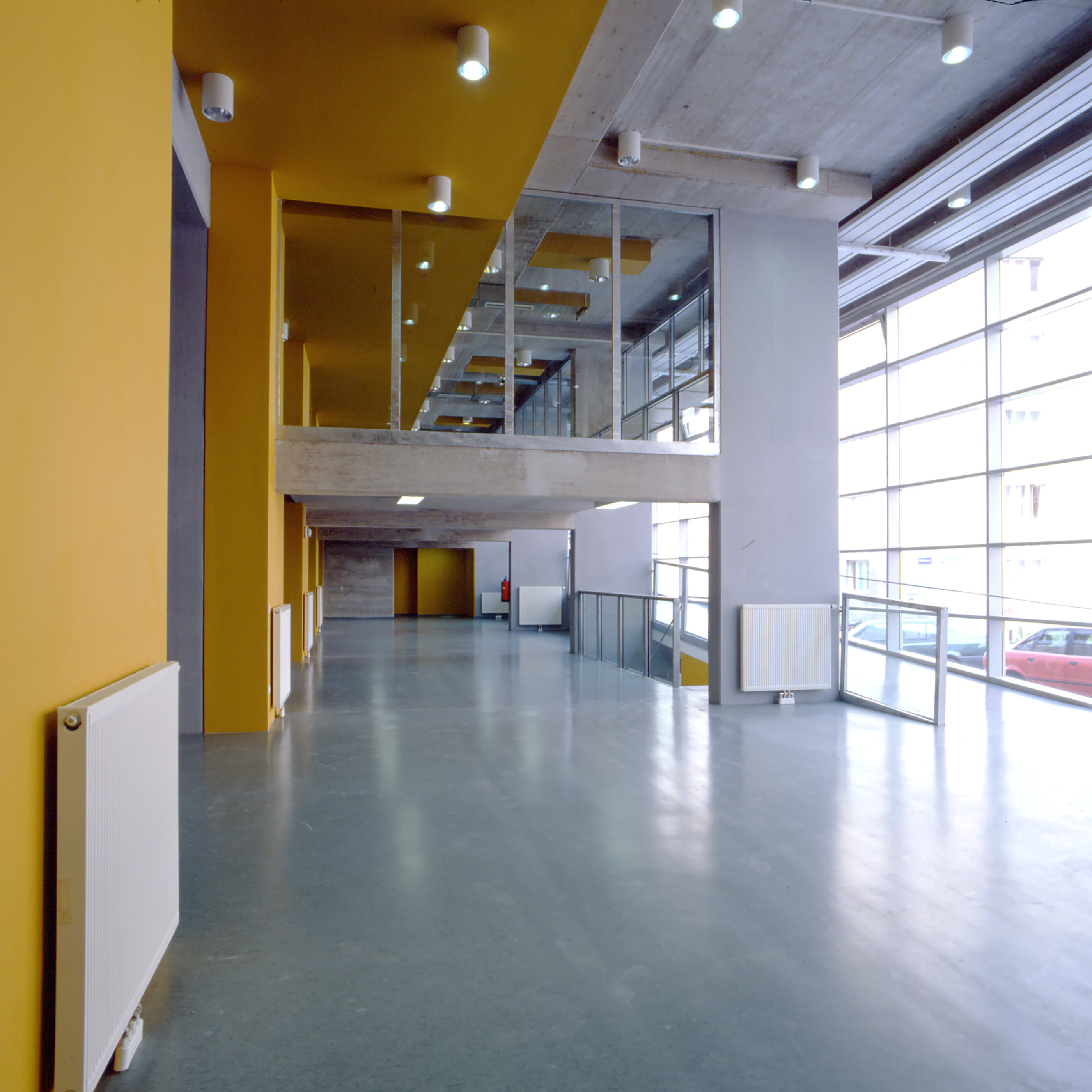 Ansicht Sporthalle in Wohnhaus und Sporthalle Hollgasse / Wien 4