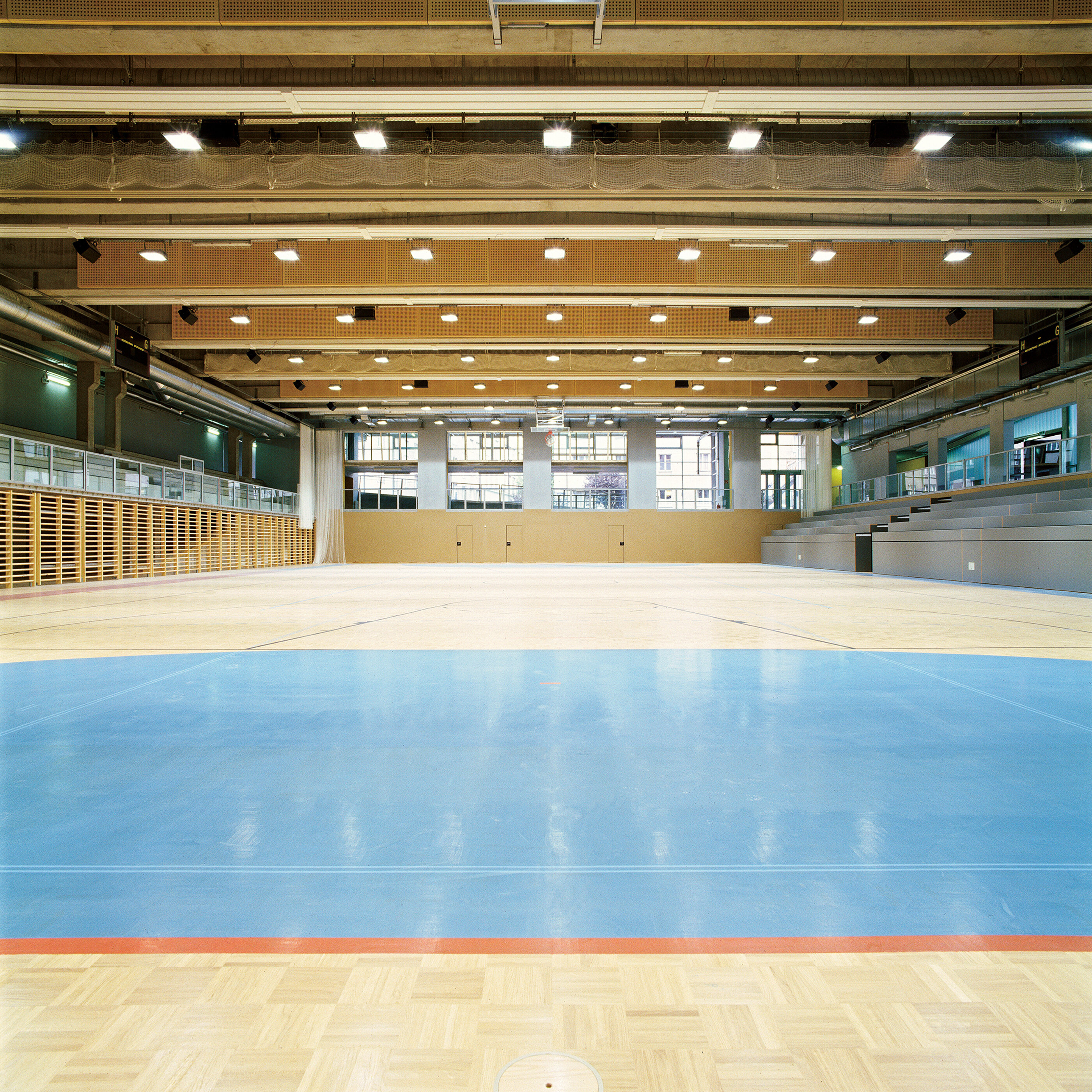 Ansicht Sporthalle in Wohnhaus und Sporthalle Hollgasse / Wien 4