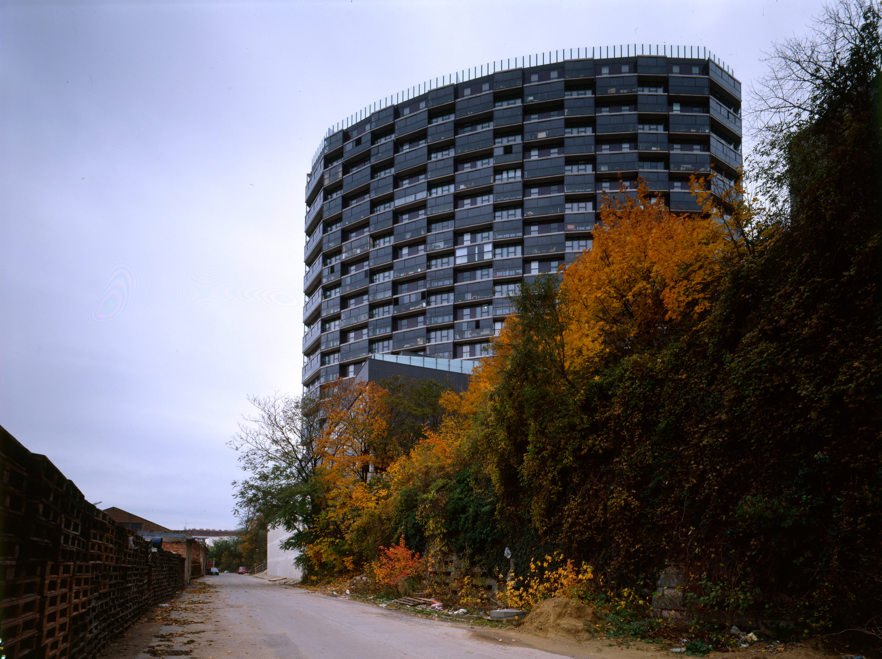 Ansicht k6_Hochhaus Kundratstrasse Wohn- und Geschäftshaus / Wien 10