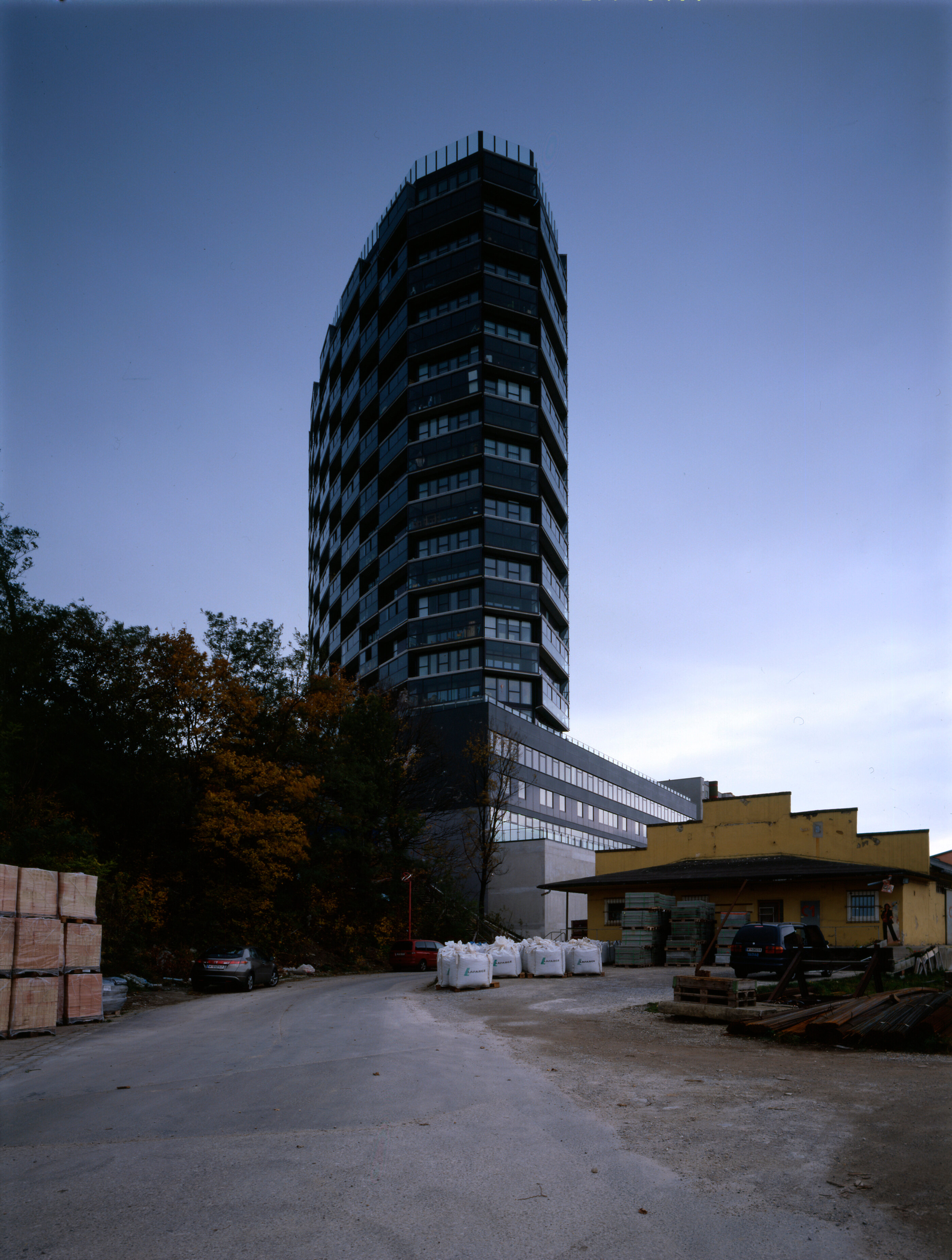 Ansicht k6_Hochhaus Kundratstrasse Wohn- und Geschäftshaus / Wien 10