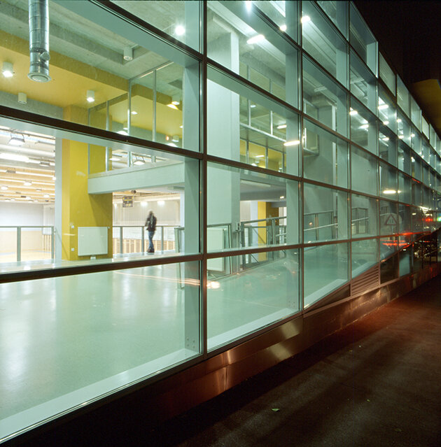 Ansicht Sporthalle in Wohnhaus und Sporthalle Hollgasse / Wien 4